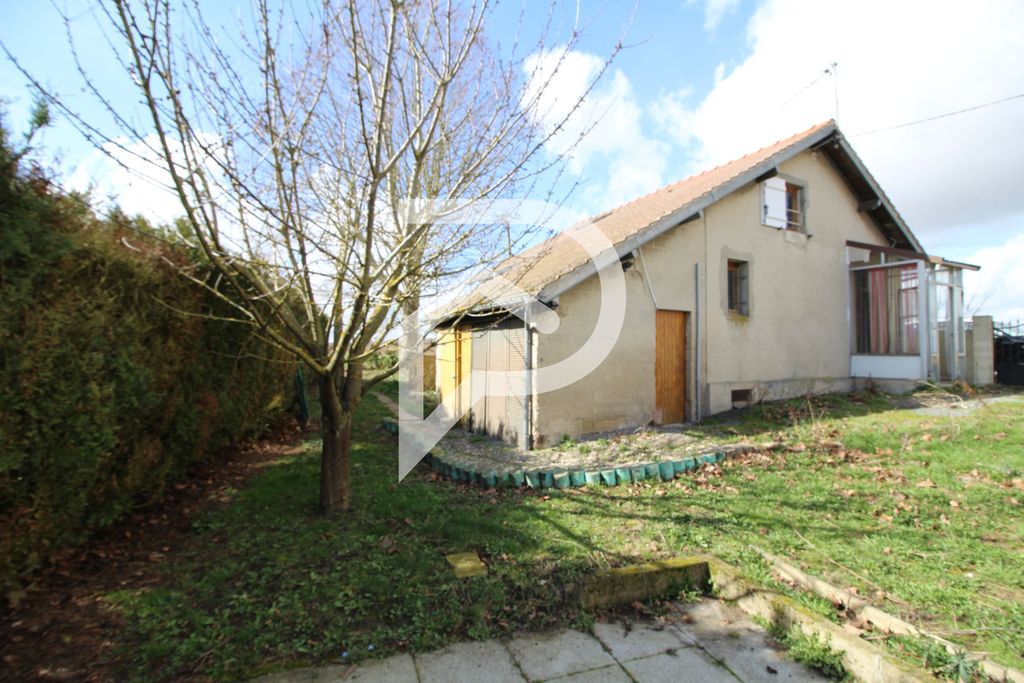 Achat maison à vendre 2 chambres 60 m² - Gesvres-le-Chapitre