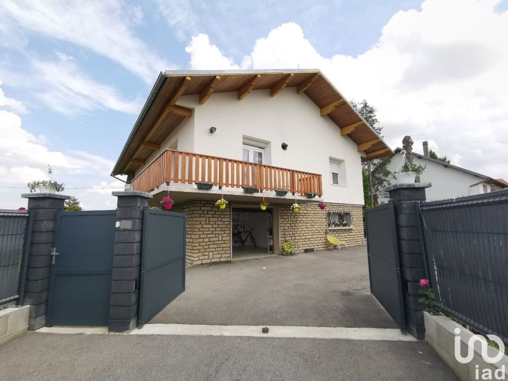 Achat maison à vendre 5 chambres 210 m² - Le Pont-de-Beauvoisin