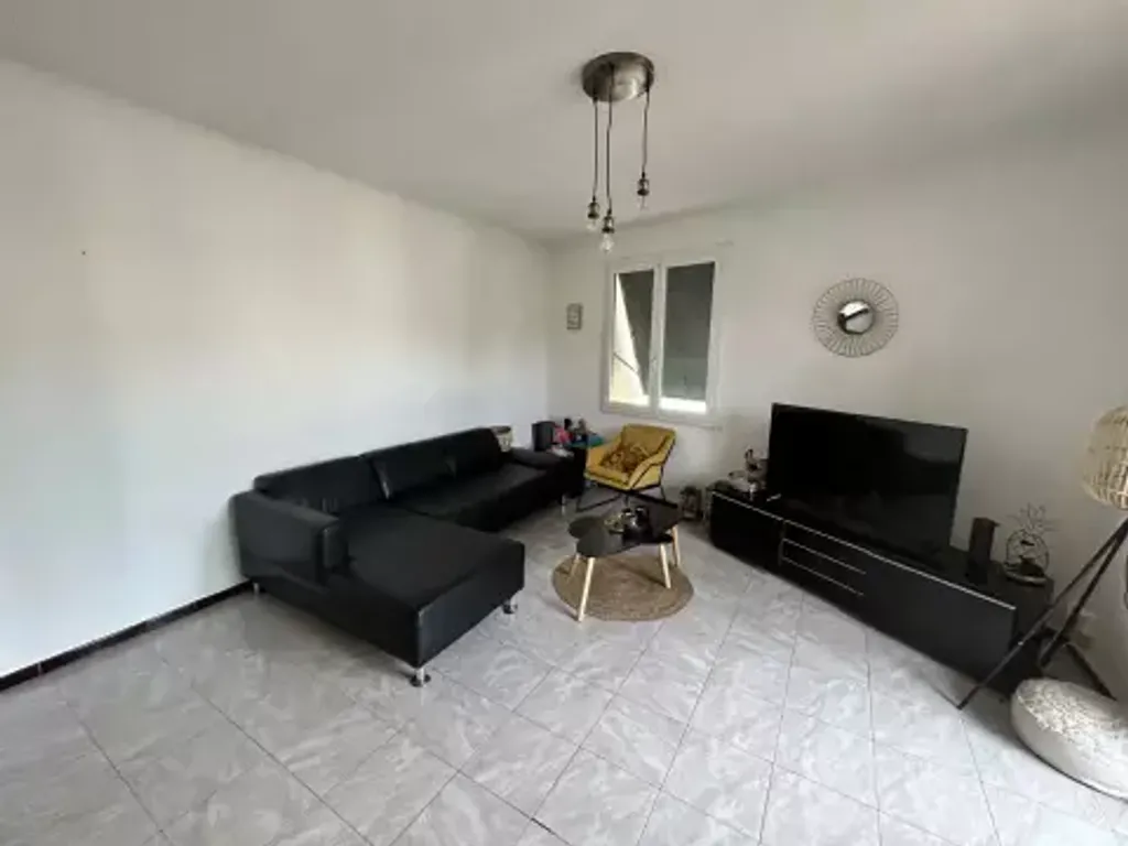 Achat maison à vendre 6 chambres 192 m² - Lunel-Viel