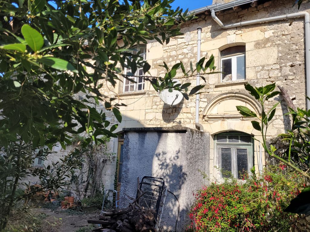 Achat maison à vendre 3 chambres 190 m² - Tavant