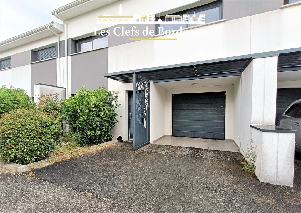 Achat maison à vendre 3 chambres 107 m² - Villenave-d'Ornon
