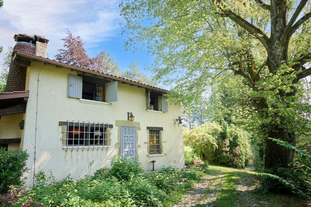 Achat maison à vendre 3 chambres 143 m² - La Chapelle-de-Surieu