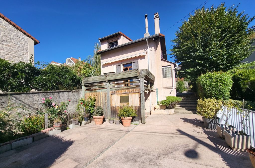 Achat maison à vendre 4 chambres 111 m² - Saint-Étienne