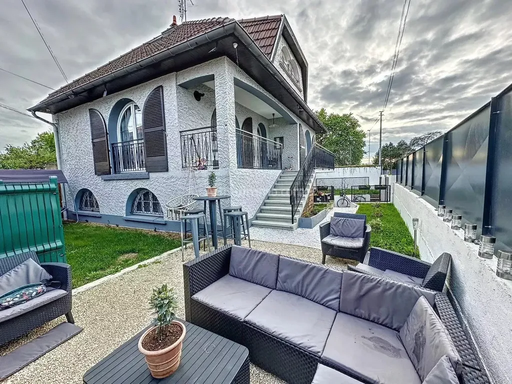 Achat maison à vendre 4 chambres 150 m² - Roanne
