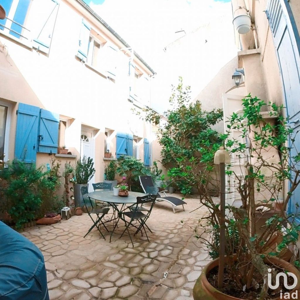 Achat maison à vendre 2 chambres 130 m² - Saint-Denis