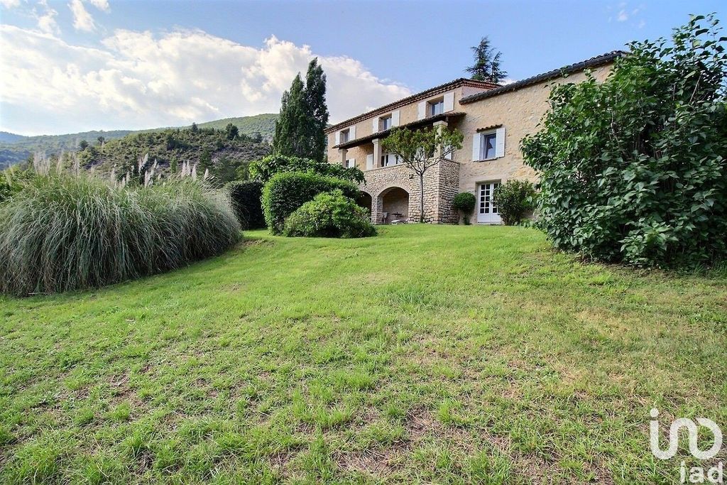 Achat maison à vendre 7 chambres 287 m² - Reilhanette