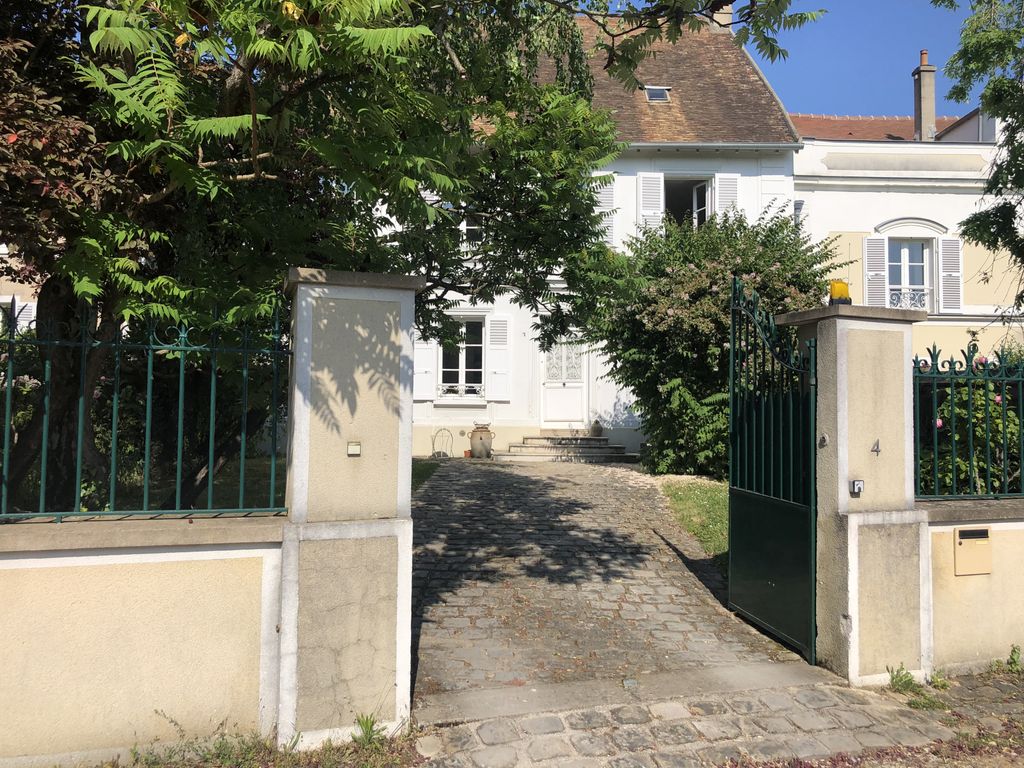 Achat maison à vendre 5 chambres 200 m² - Saintry-sur-Seine