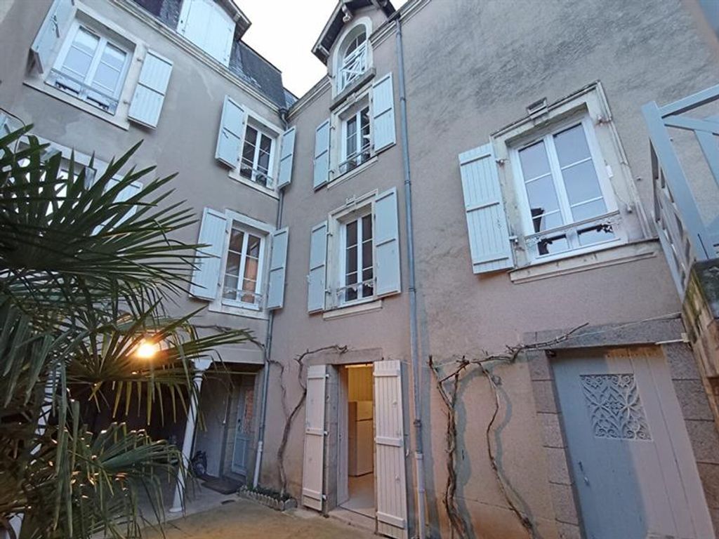 Achat maison à vendre 6 chambres 300 m² - Laval