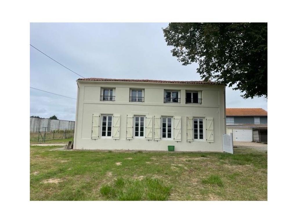 Achat maison à vendre 5 chambres 135 m² - Tonnay-Charente