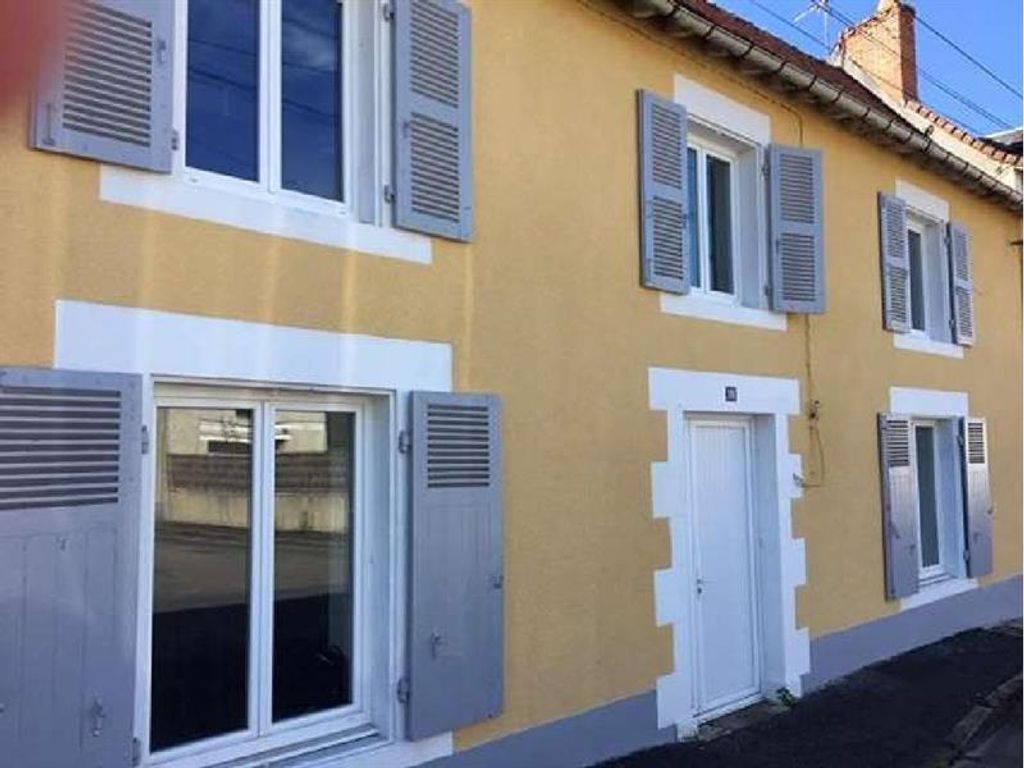 Achat maison à vendre 2 chambres 114 m² - Montmorillon
