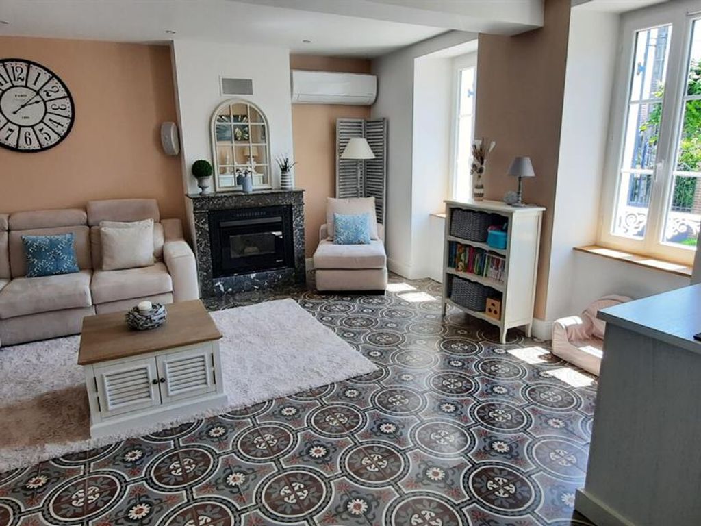 Achat maison à vendre 4 chambres 147 m² - Laroche-Saint-Cydroine