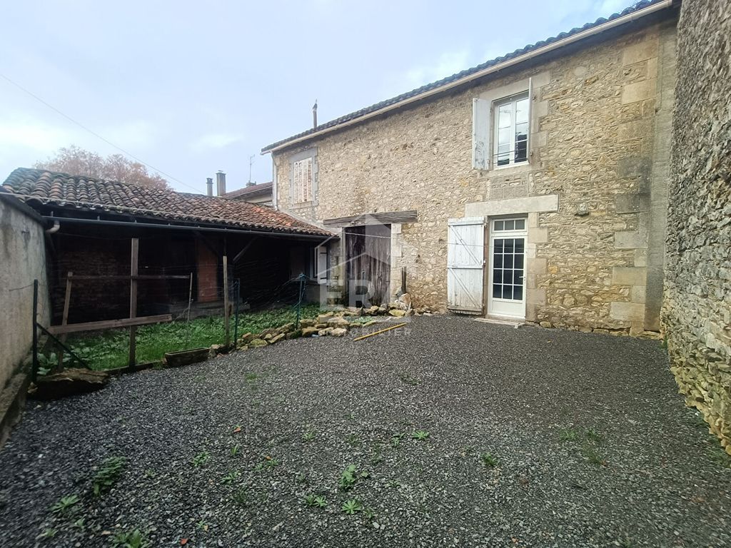 Achat maison à vendre 4 chambres 165 m² - Saint-Laurent-de-Céris