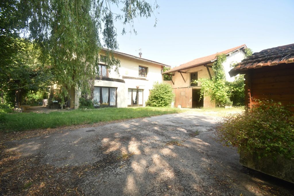 Achat maison à vendre 2 chambres 170 m² - Rignieux-le-Franc