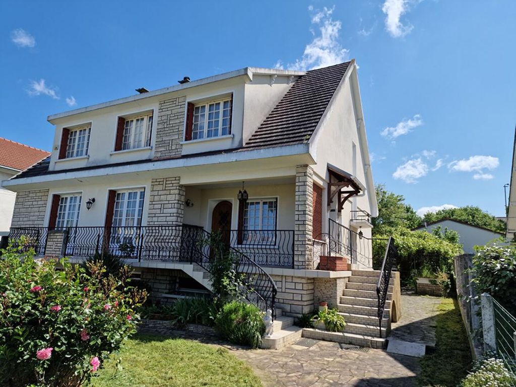 Achat maison à vendre 6 chambres 195 m² - Saintry-sur-Seine