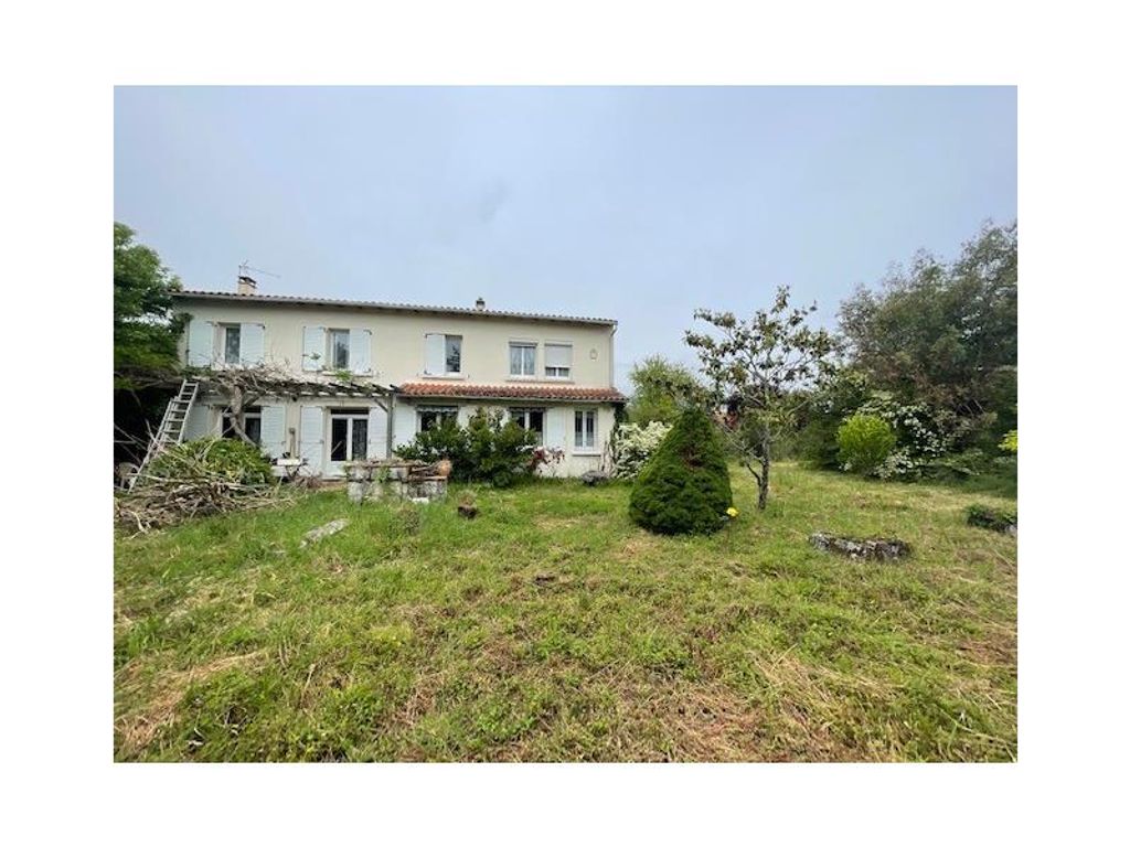 Achat maison à vendre 4 chambres 241 m² - Tonnay-Charente