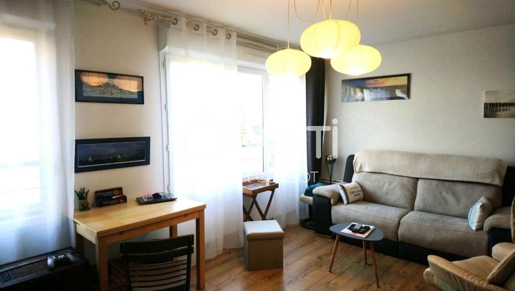 Achat appartement à vendre 2 pièces 47 m² - Trappes