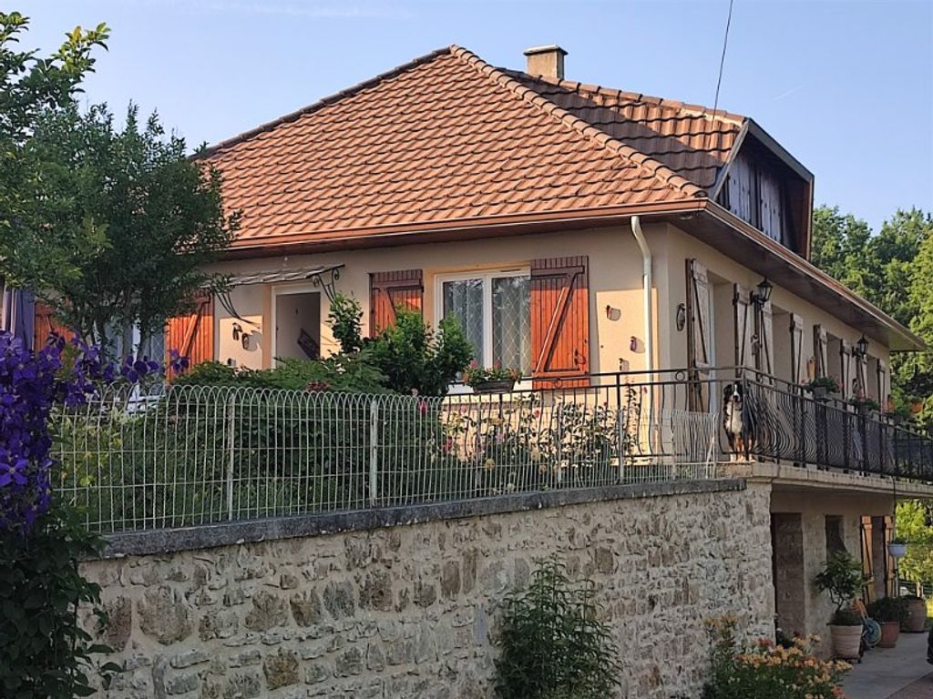 Achat maison à vendre 5 chambres 160 m² - Milhac-de-Nontron