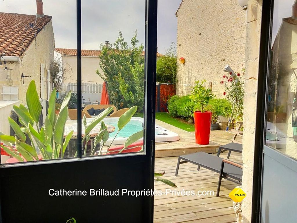 Achat maison à vendre 4 chambres 290 m² - Saint-Médard-d'Aunis