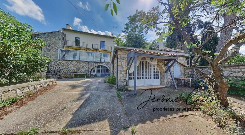 Achat maison à vendre 3 chambres 146 m² - Nîmes