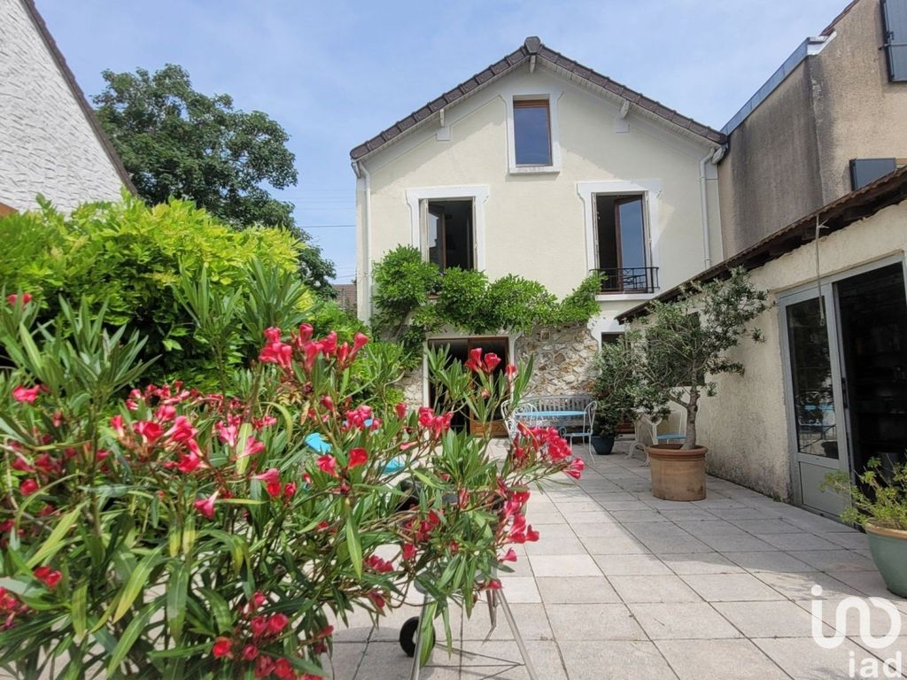 Achat maison à vendre 3 chambres 100 m² - Thorigny-sur-Marne