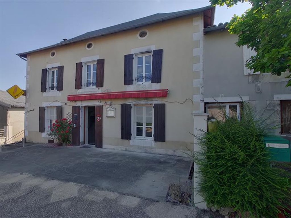 Achat maison à vendre 2 chambres 140 m² - Ceaux-en-Couhé