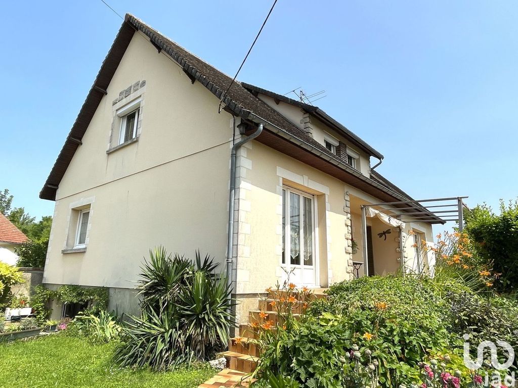Achat maison à vendre 4 chambres 117 m² - Saint-Jean-de-Bonneval