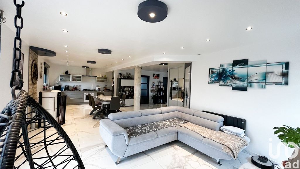 Achat maison à vendre 3 chambres 137 m² - Brionne