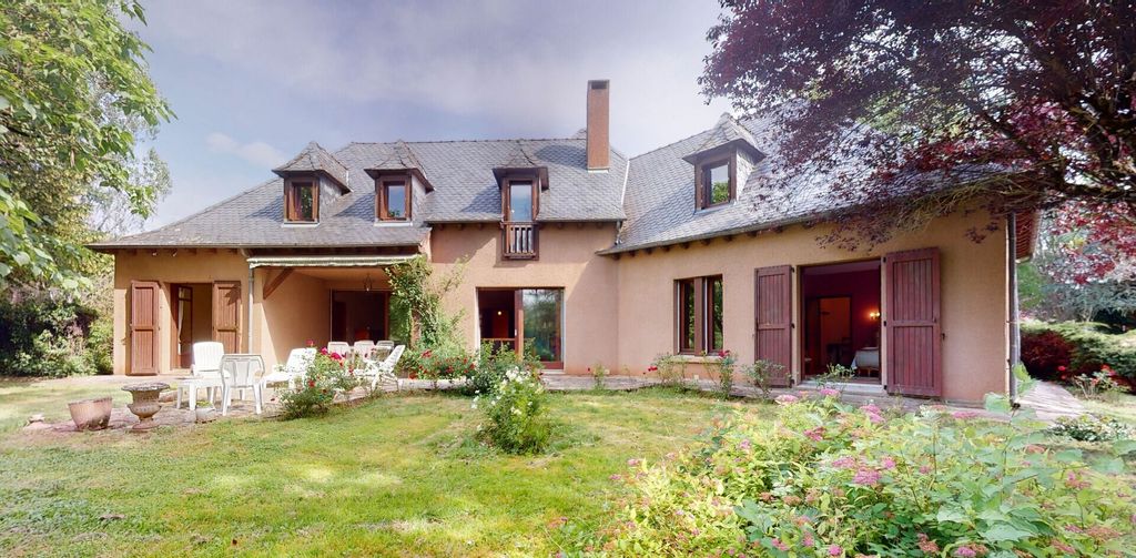 Achat maison à vendre 4 chambres 232 m² - Rodez