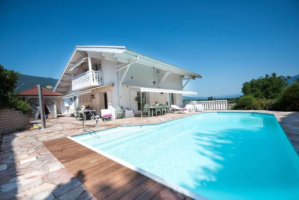 Achat maison à vendre 5 chambres 245 m² - Saint-Jorioz