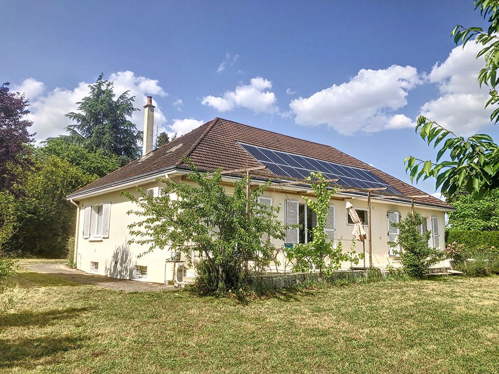 Achat maison à vendre 5 chambres 180 m² - Saint-Gervais-la-Forêt