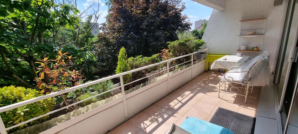 Achat appartement à vendre 4 pièces 94 m² - Les Pavillons-sous-Bois