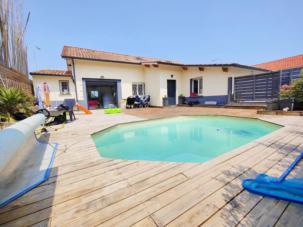 Achat maison à vendre 5 chambres 150 m² - Villenave-d'Ornon