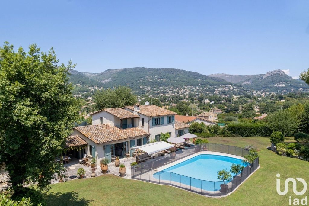 Achat maison à vendre 5 chambres 256 m² - Vence