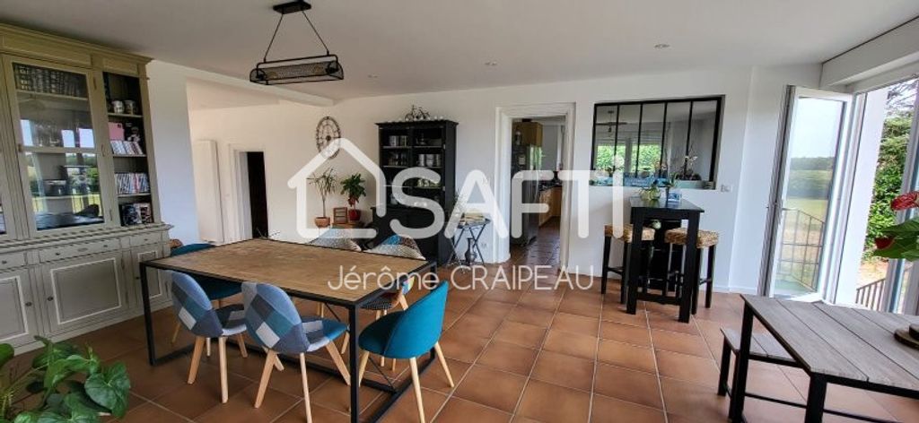 Achat maison à vendre 6 chambres 229 m² - La Roche-sur-Yon