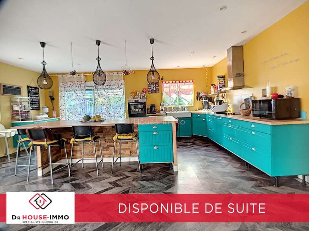 Achat maison à vendre 7 chambres 270 m² - Coutras