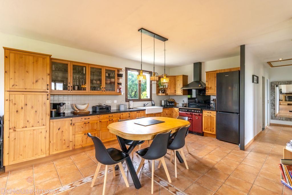 Achat maison à vendre 6 chambres 176 m² - Saint-Christol-lès-Alès