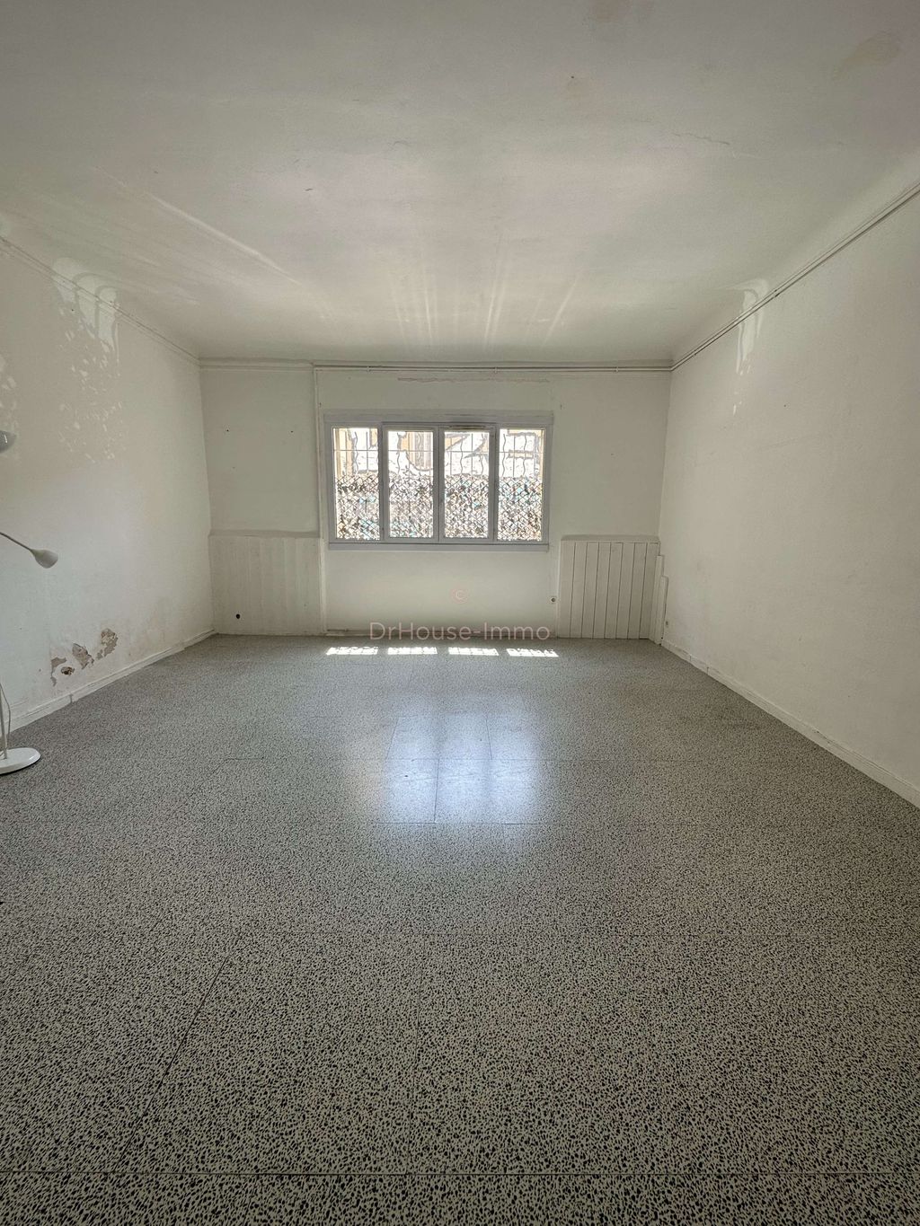 Achat appartement à vendre 2 pièces 67 m² - Marseille 3ème arrondissement