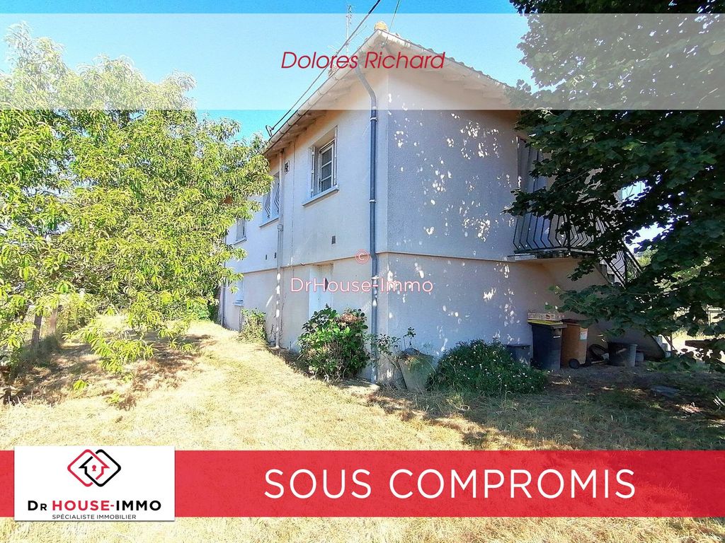 Achat maison à vendre 3 chambres 124 m² - Saint-Seurin-sur-l'Isle