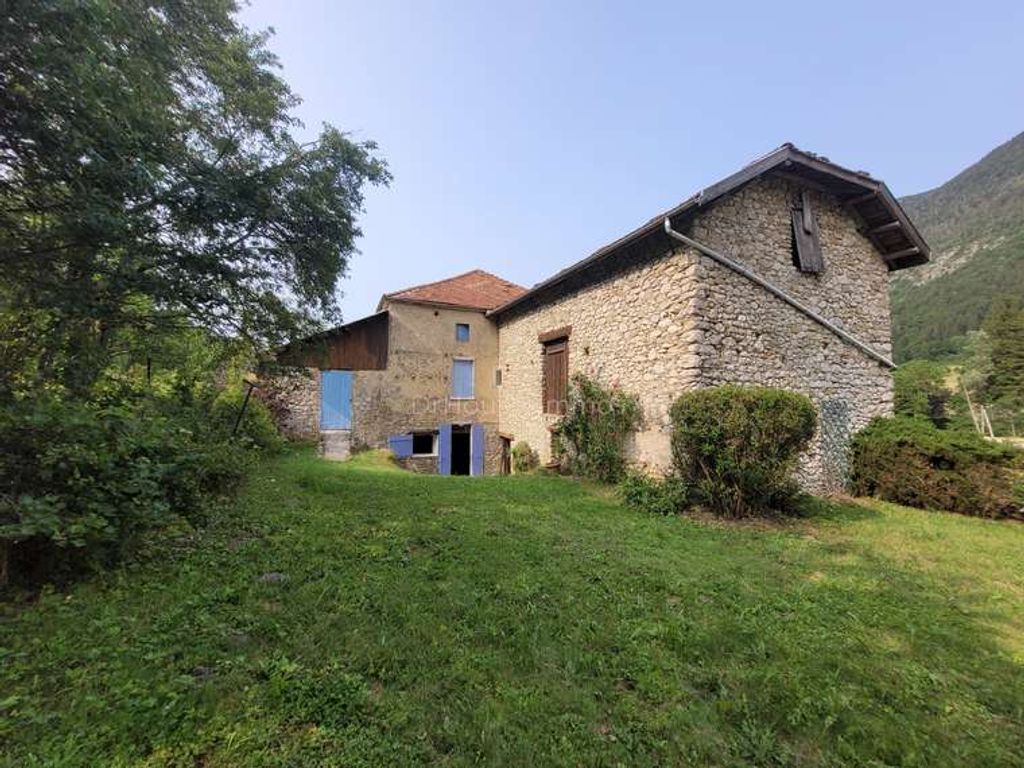 Achat maison à vendre 5 chambres 160 m² - Saint-Agnan-en-Vercors