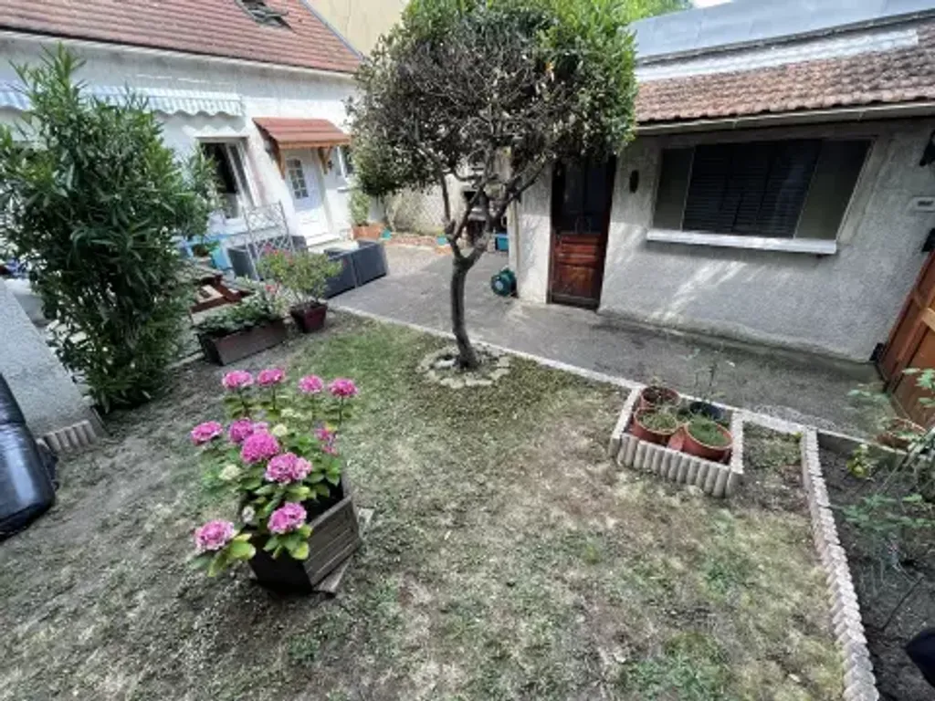 Achat maison à vendre 3 chambres 93 m² - Drancy