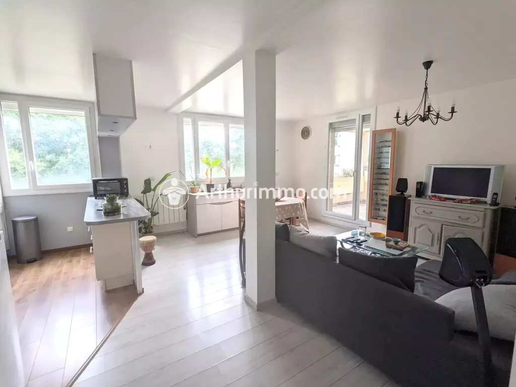 Achat appartement à vendre 3 pièces 68 m² - Savigny-le-Temple