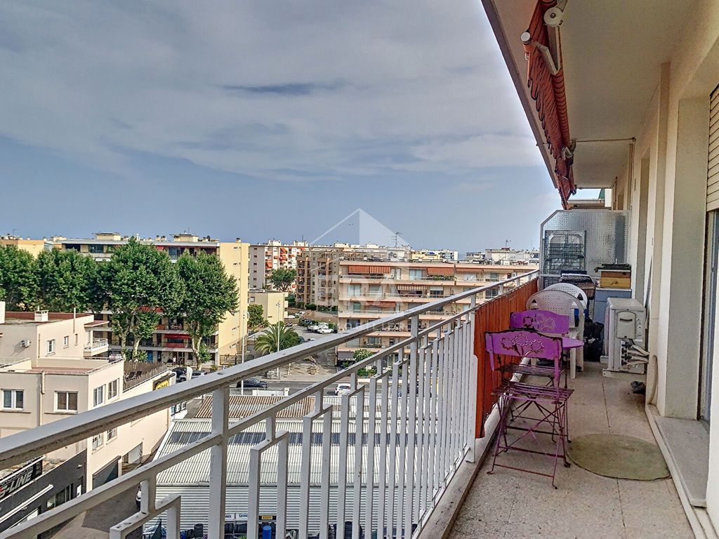 Achat appartement à vendre 3 pièces 80 m² - Cagnes-sur-Mer