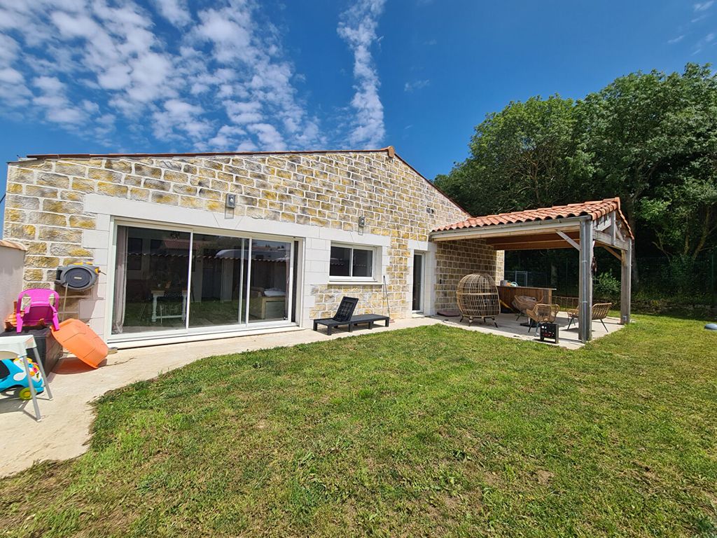 Achat maison à vendre 3 chambres 142 m² - Saint-Nazaire-sur-Charente