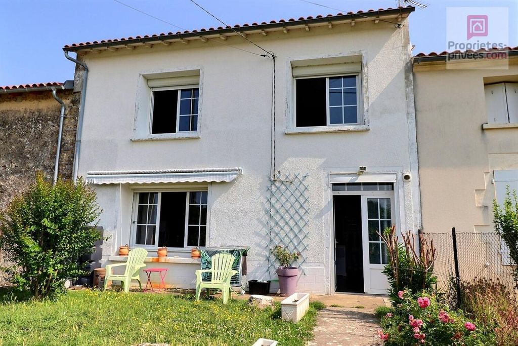 Achat maison à vendre 2 chambres 87 m² - Tonnay-Boutonne