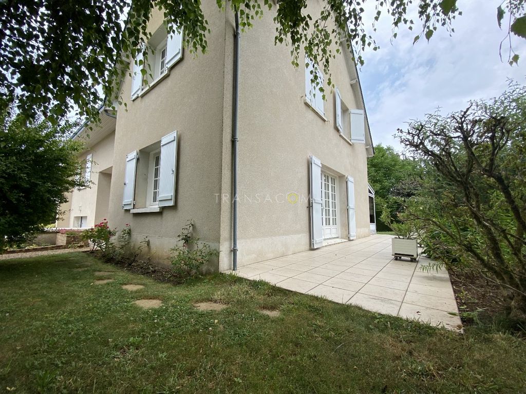 Achat maison à vendre 3 chambres 135 m² - Saint-Avertin