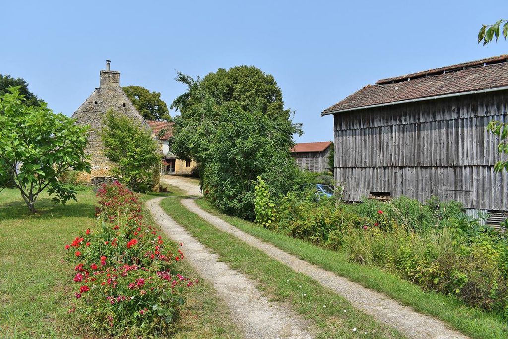 Achat maison 6 chambre(s) - La Chapelle-Aubareil