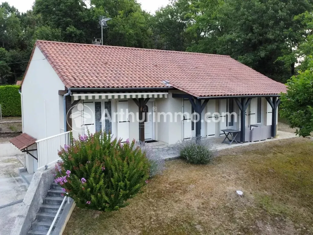 Achat maison à vendre 4 chambres 95 m² - Léguillac-de-l'Auche