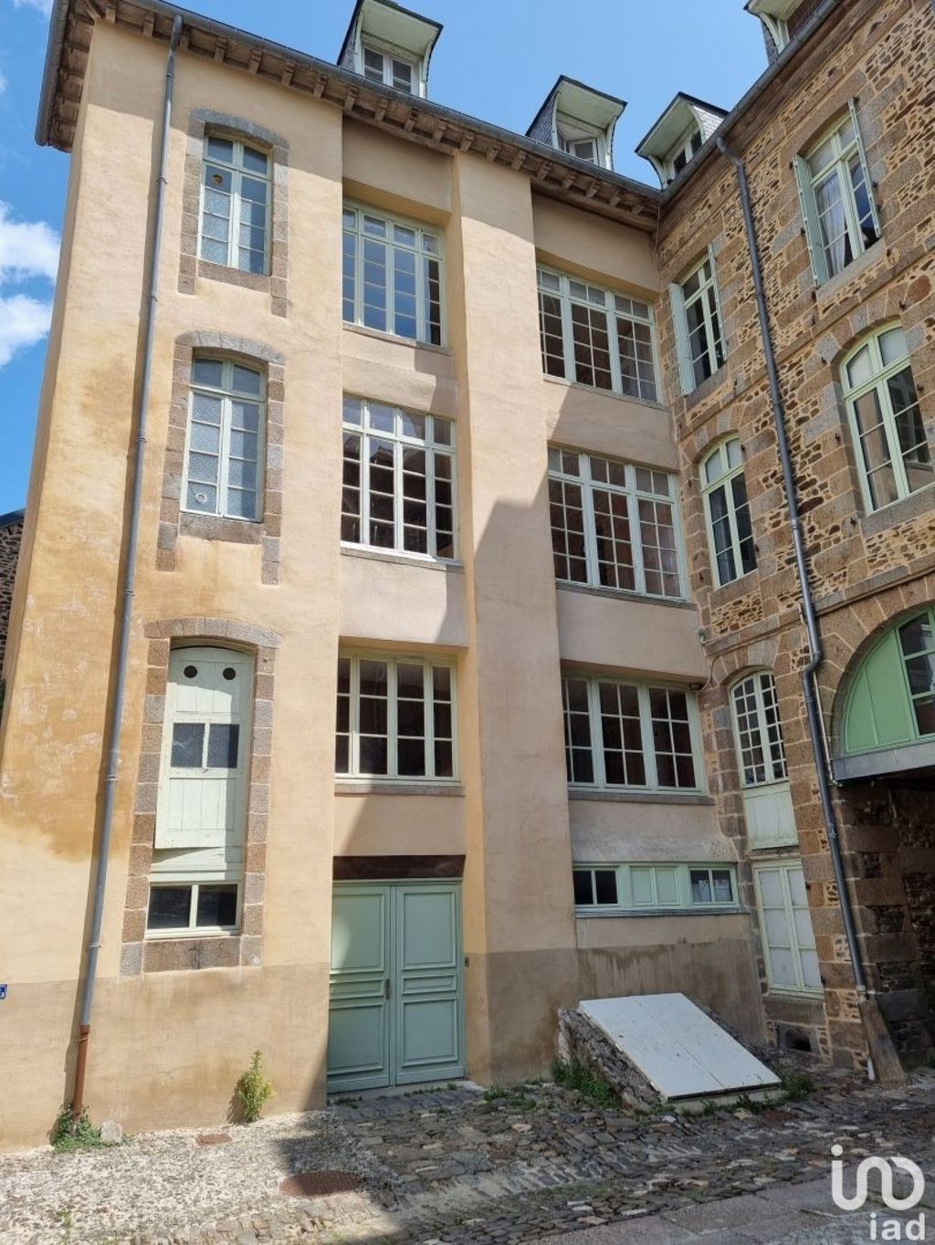 Achat duplex à vendre 4 pièces 128 m² - Fougères