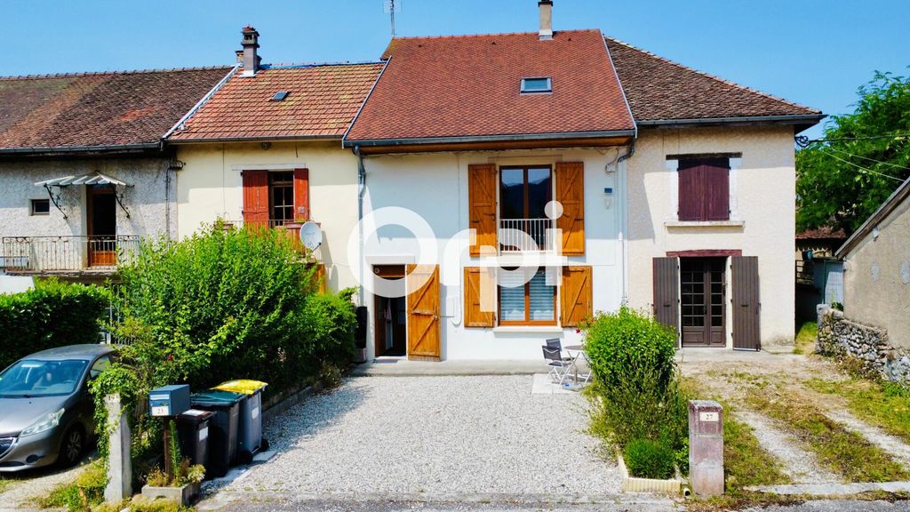 Achat maison à vendre 4 chambres 133 m² - Saint-Geoire-en-Valdaine