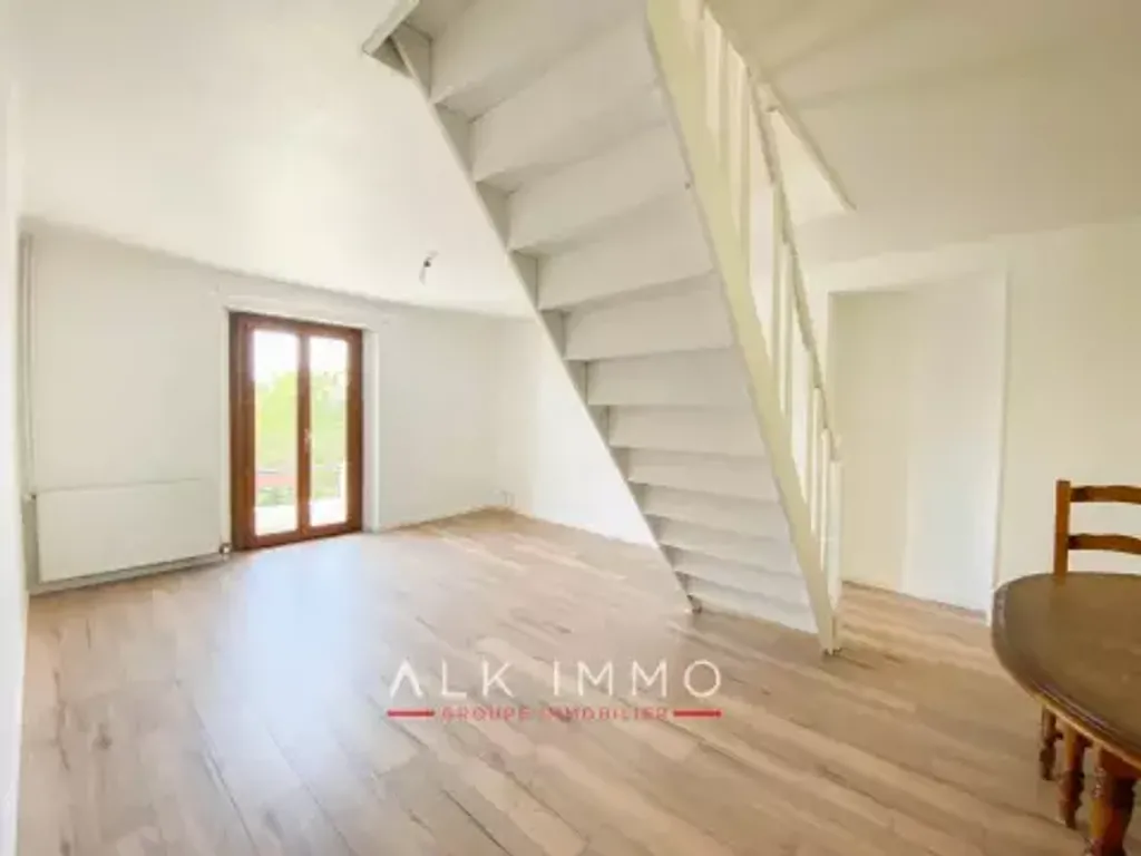 Achat maison à vendre 4 chambres 110 m² - Cruseilles